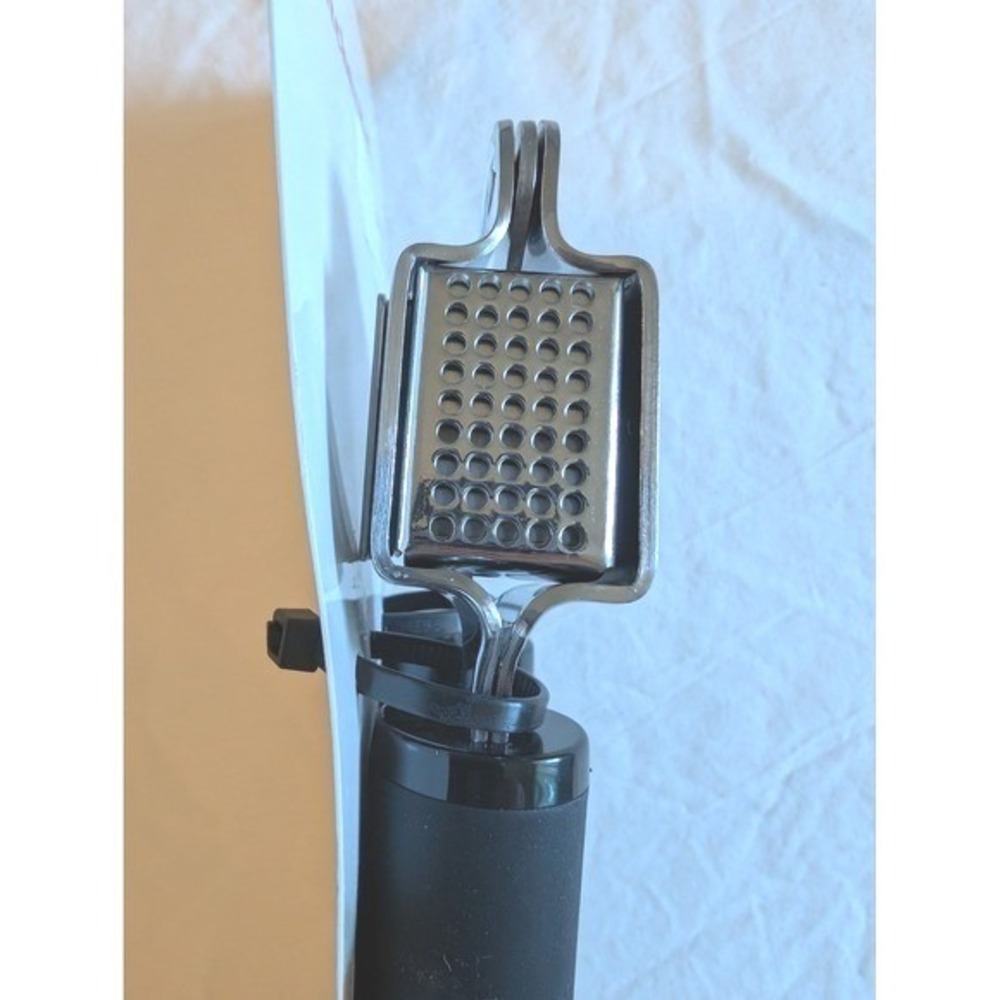 KitchenAid Garlic Press Stainless Steel w/ Soft Grip Handle NEW Sealed - Picture 2 of 4